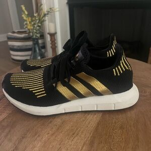 Adidas swift run
